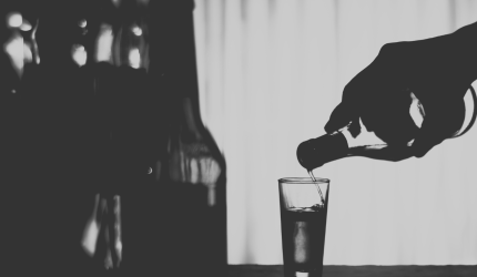 Número de auxílio-doença por alcoolismo cresce 19%, segundo INSS