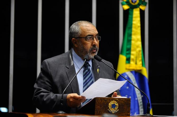 Paulo Paim cita posicionamento de associações contra as reformas previdenciária e trabalhista